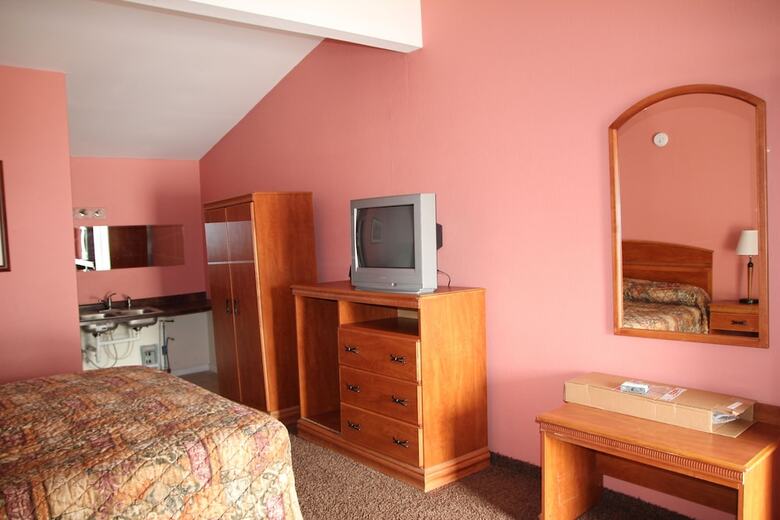 Frontier Motel