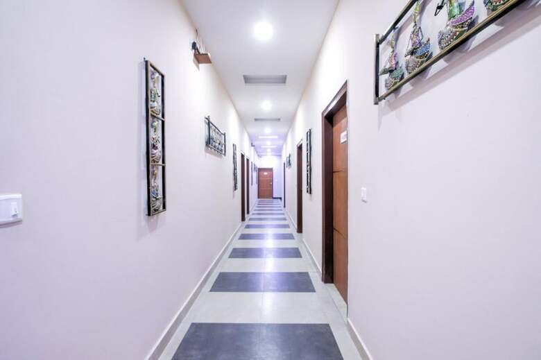 Hotel Amit House
