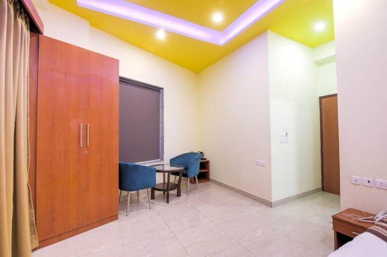 Hotel Amit House