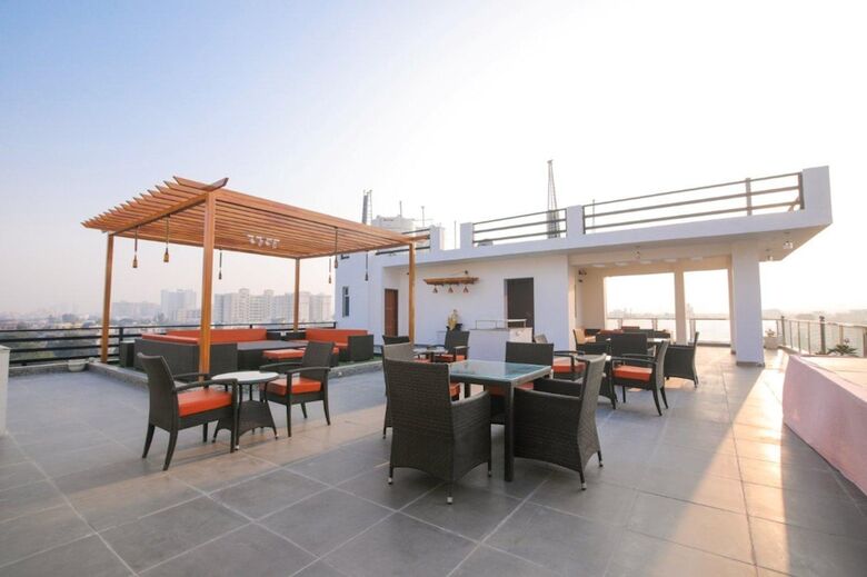 Hotel Amit House