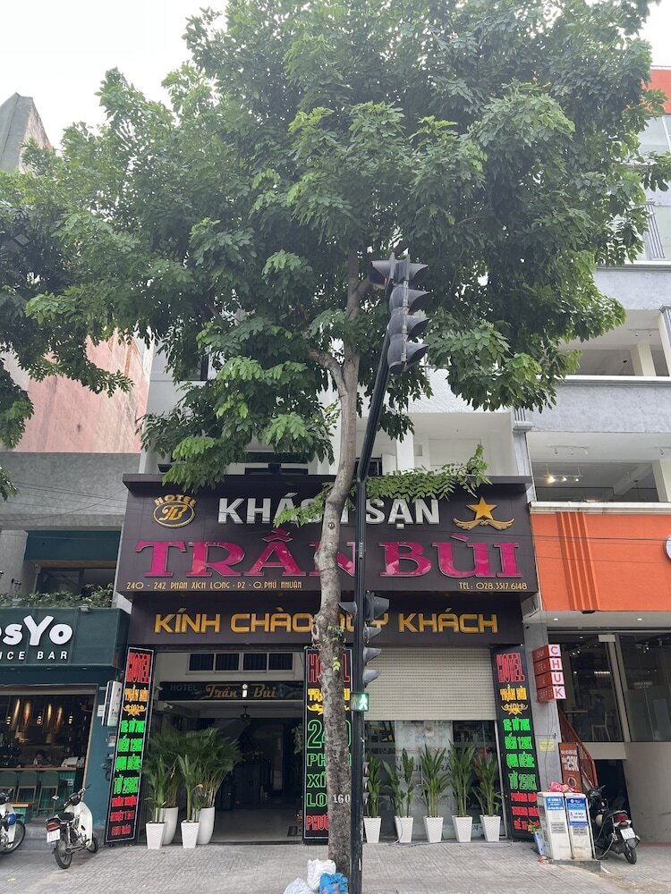 Hotel Tran Bui-242 Phan Xich Long-by Bayluxury