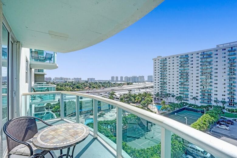 Aparthotel Sunny Isles 4 Bedrooms On The Beach