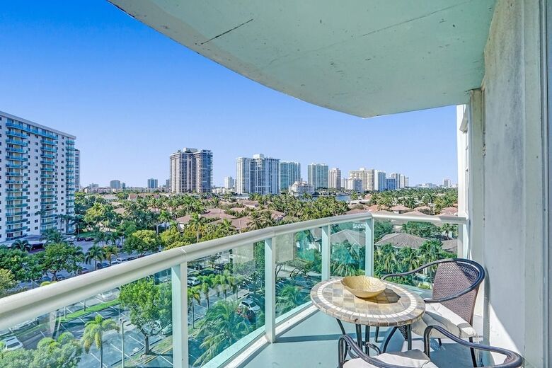 Aparthotel Sunny Isles 4 Bedrooms On The Beach