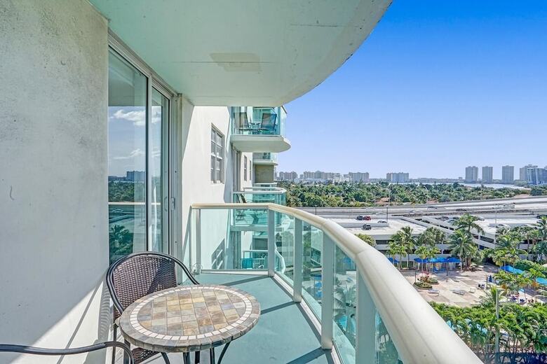 Aparthotel Sunny Isles 4 Bedrooms On The Beach