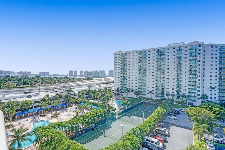 Aparthotel Sunny Isles 4 Bedrooms On The Beach