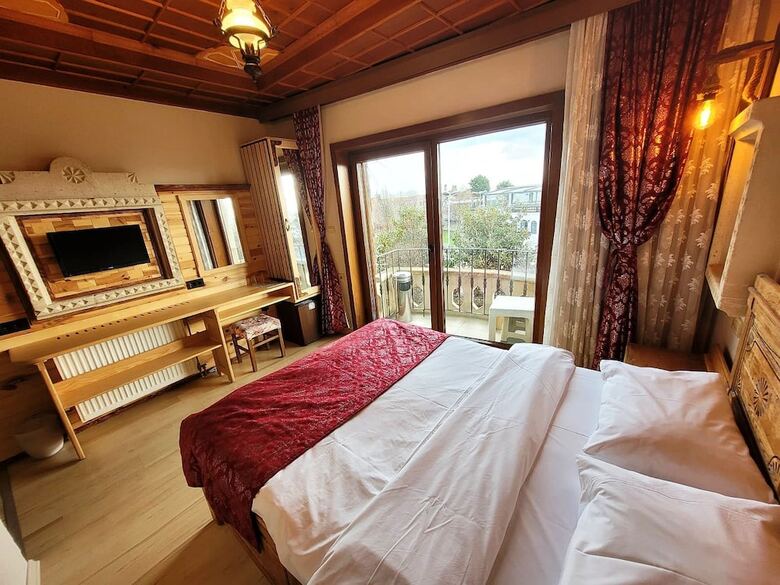 Saruhan Hotel
