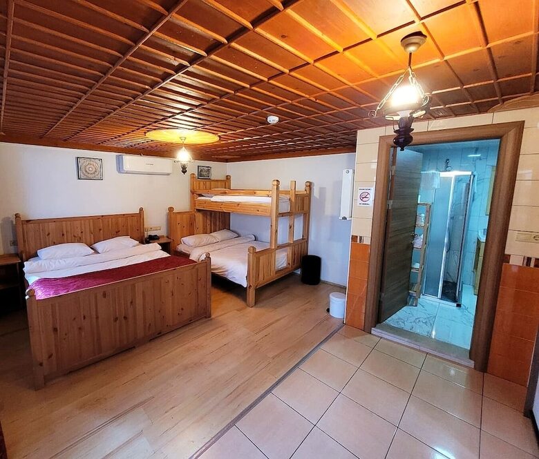 Saruhan Hotel