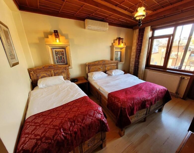 Saruhan Hotel
