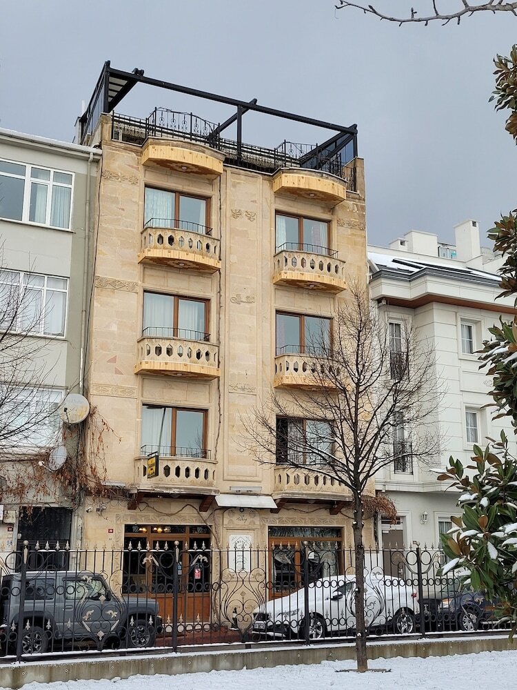 Saruhan Hotel