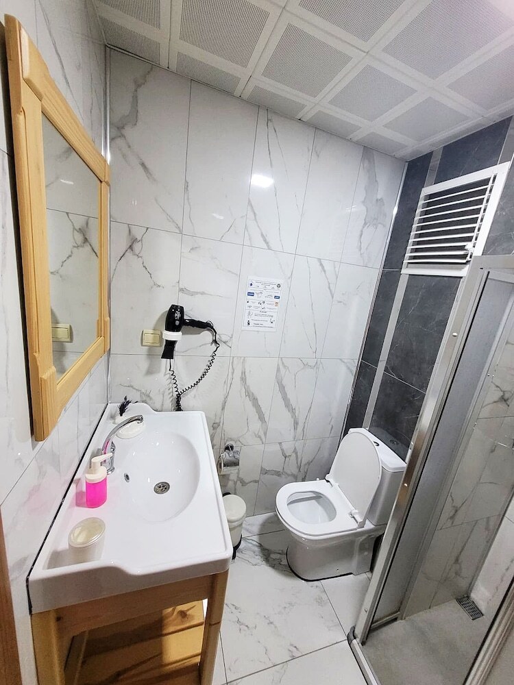 Saruhan Hotel