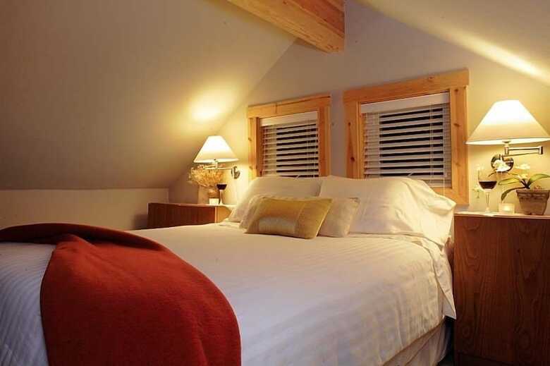 Skiff Point Guest House