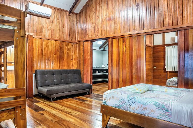 Cotingas Ocean View
