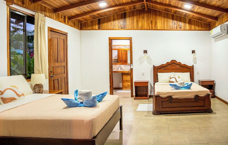 Cotingas Ocean View