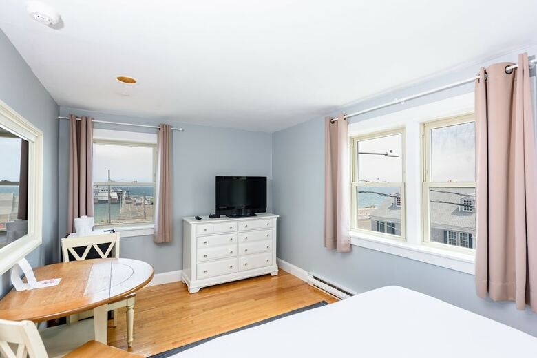 Mv Surfside Hotel