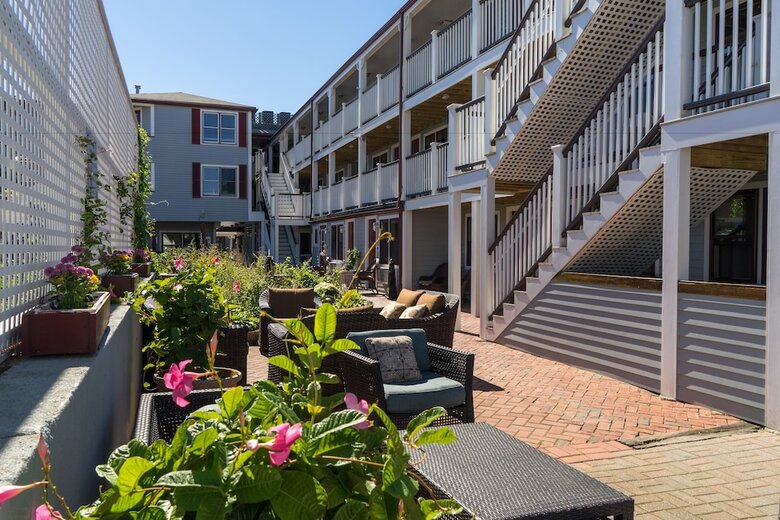 Mv Surfside Hotel