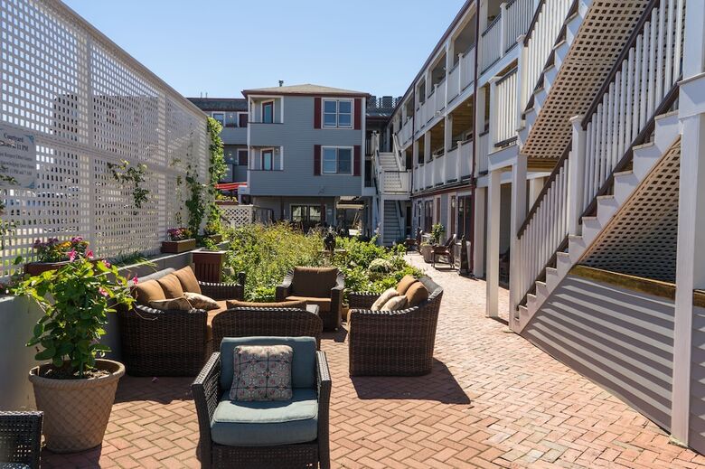 Mv Surfside Hotel