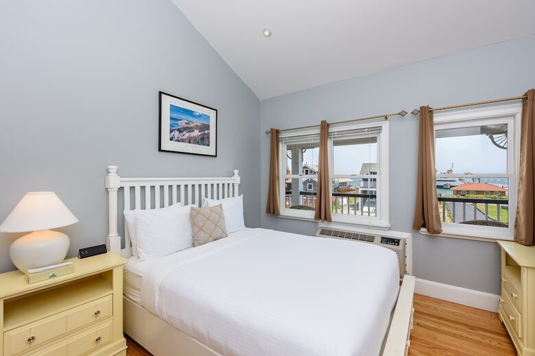 Mv Surfside Hotel