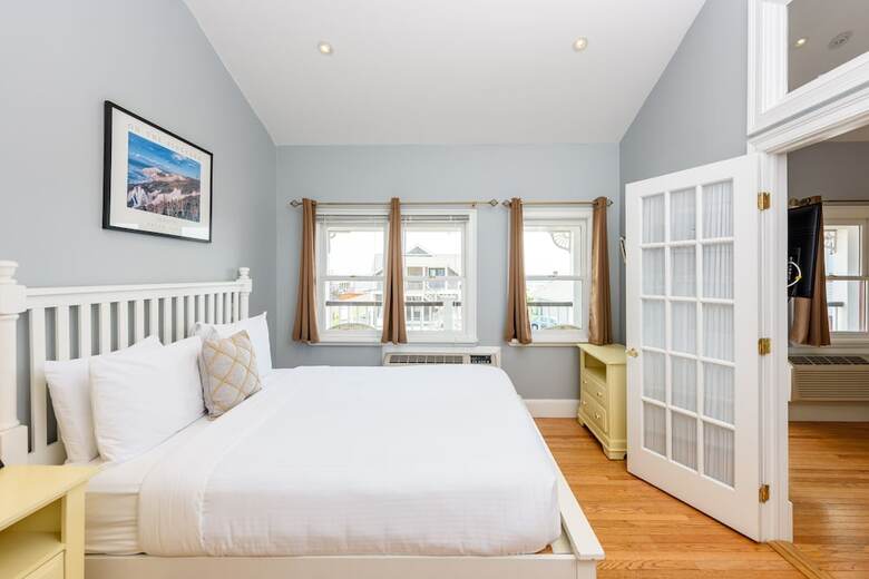 Mv Surfside Hotel
