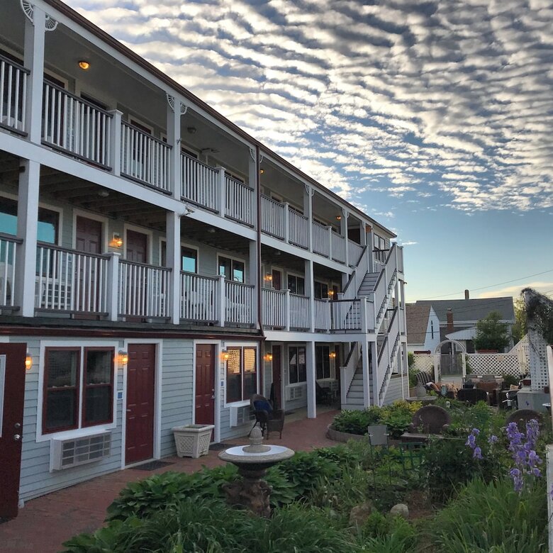 Mv Surfside Hotel