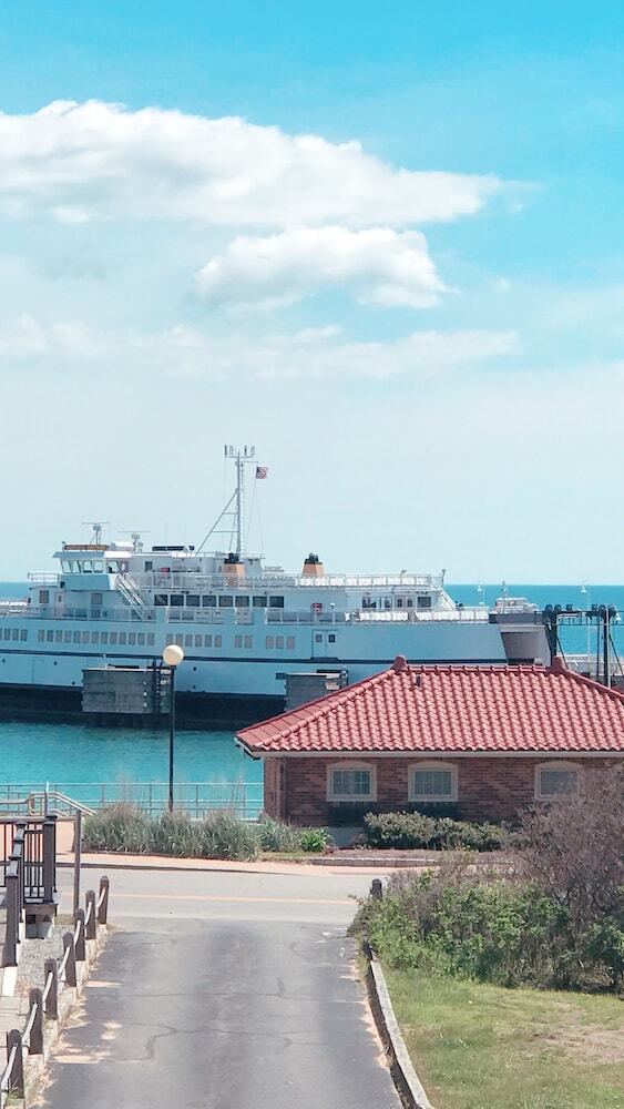 Mv Surfside Hotel