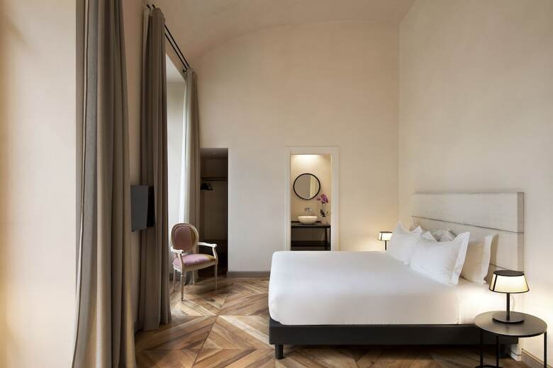 Opera 35 Boutique Hotel