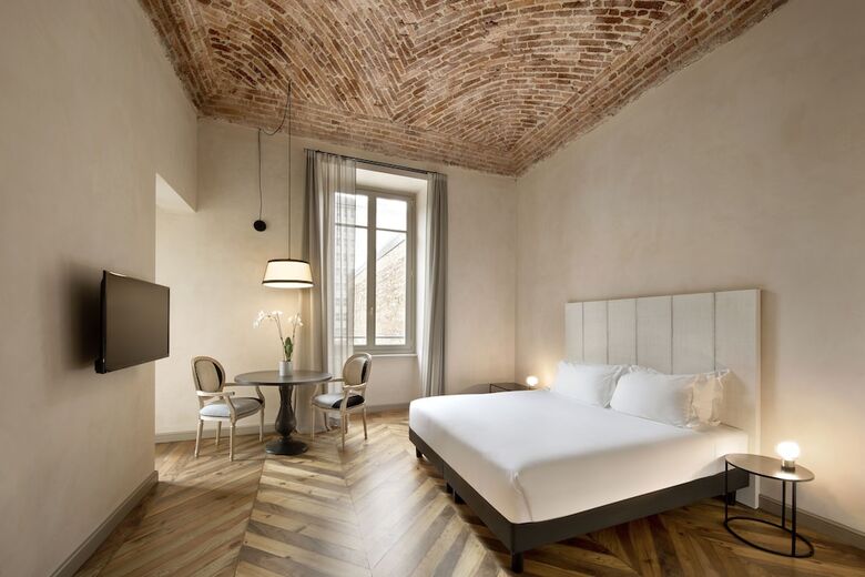 Opera 35 Boutique Hotel