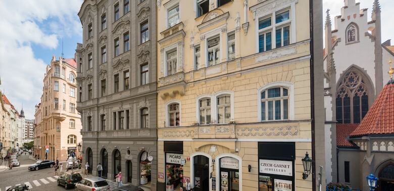 Mordecai Twelve Apartments By Adrez Living