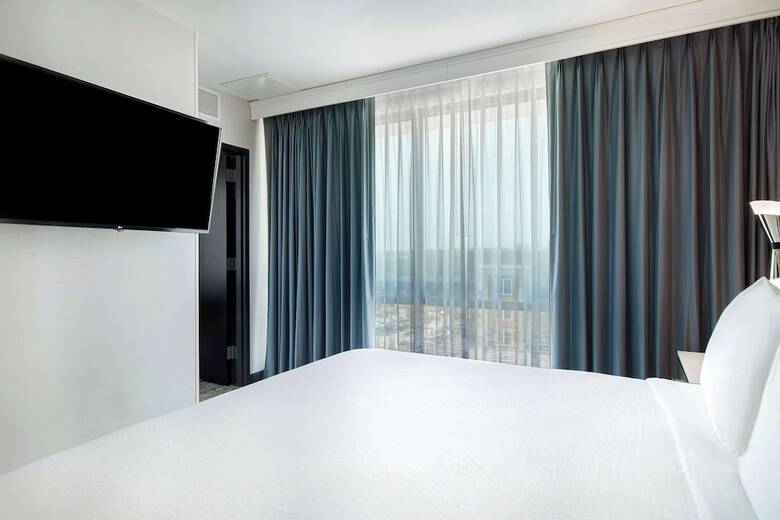 Hotel Embassy Suites By Hilton Alpharetta Halcyon