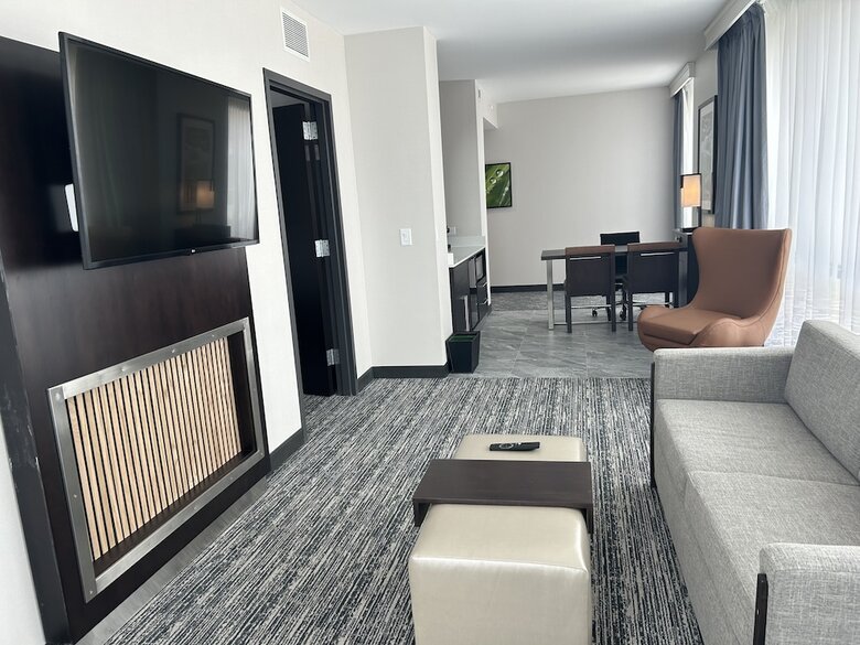 Hotel Embassy Suites By Hilton Alpharetta Halcyon