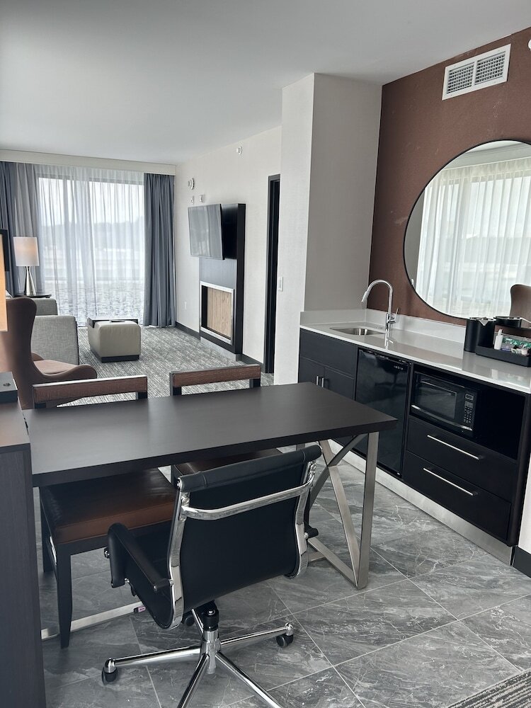 Hotel Embassy Suites By Hilton Alpharetta Halcyon