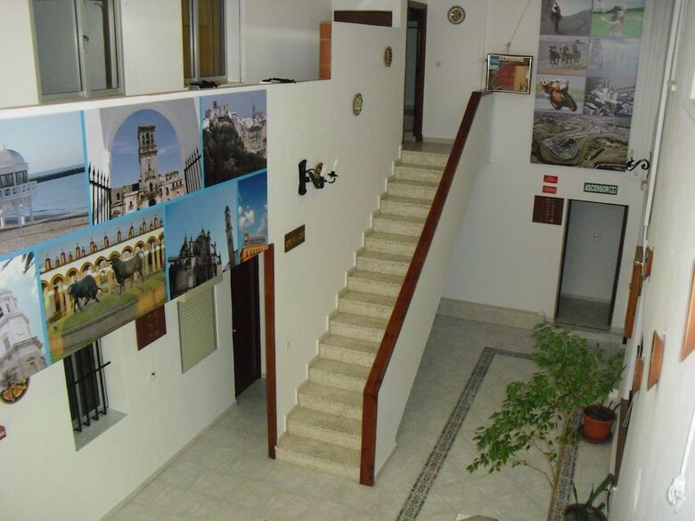 El Faisan C&r Hotel