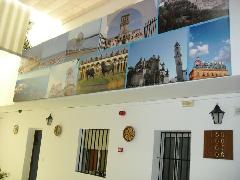El Faisan C&r Hotel