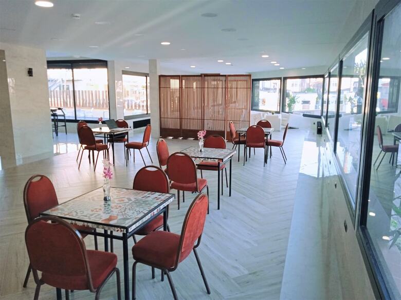 Hotel 153