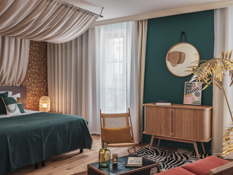Seven Hotel