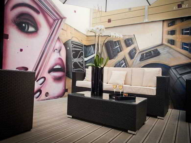 Seven Hotel