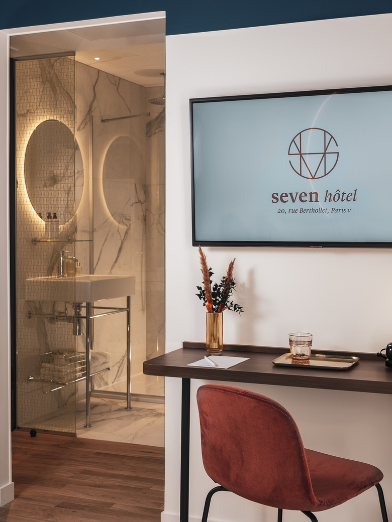 Seven Hotel