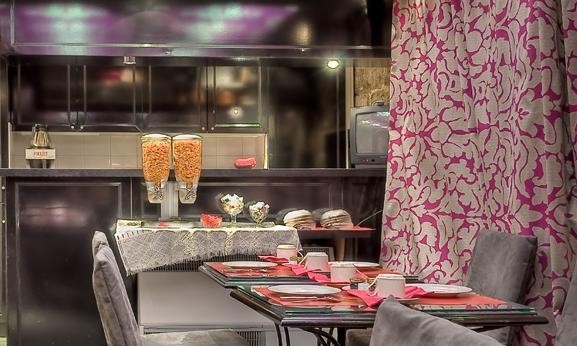 Hotel �toile Trocadero