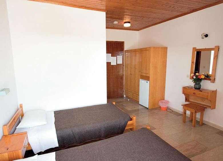 Hotel Lefkimi