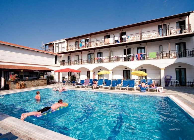Hotel Lefkimi