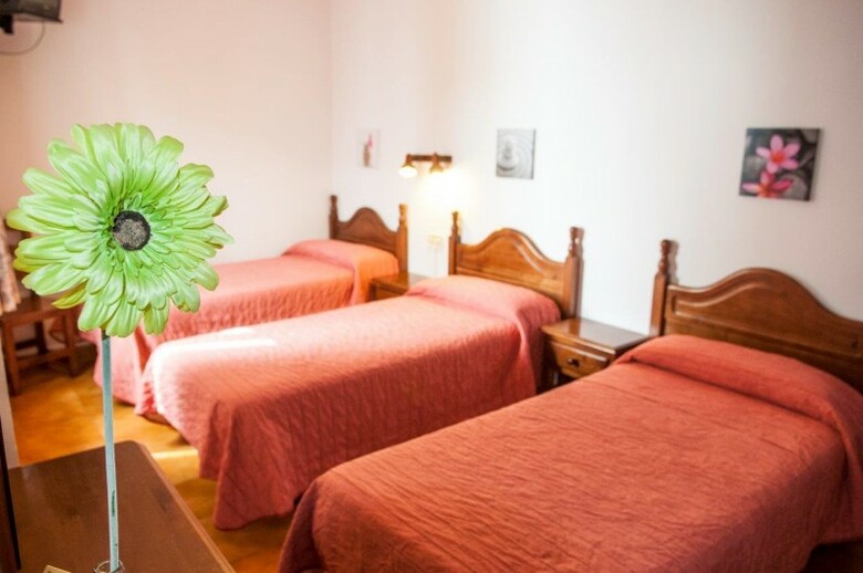 Hotel La Isla Hostal