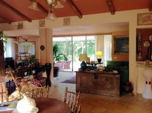 Hostal Villa Bouganvillea
