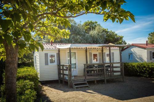 Camping Rives Des Corbi�res