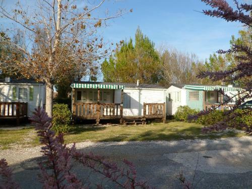 Camping Rives Des Corbi�res