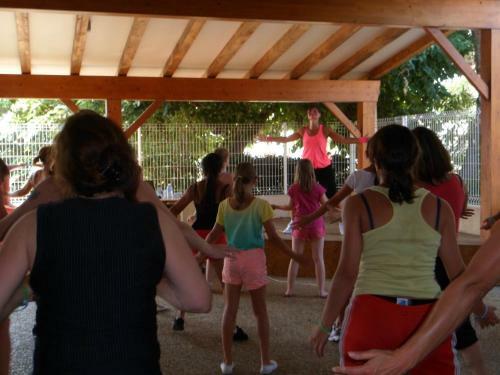 Camping Rives Des Corbi�res