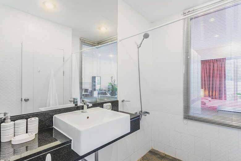 Hotel Condo In Karon In Chic Condo - Unit B505