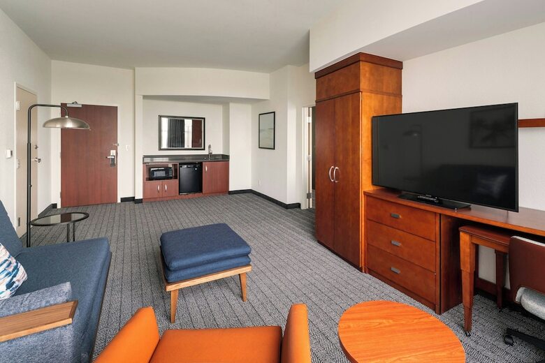 Hotel Courtyard By Marriott St. Petersburg Downtown
