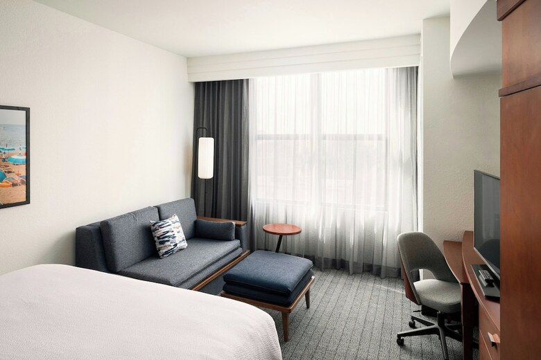 Hotel Courtyard By Marriott St. Petersburg Downtown