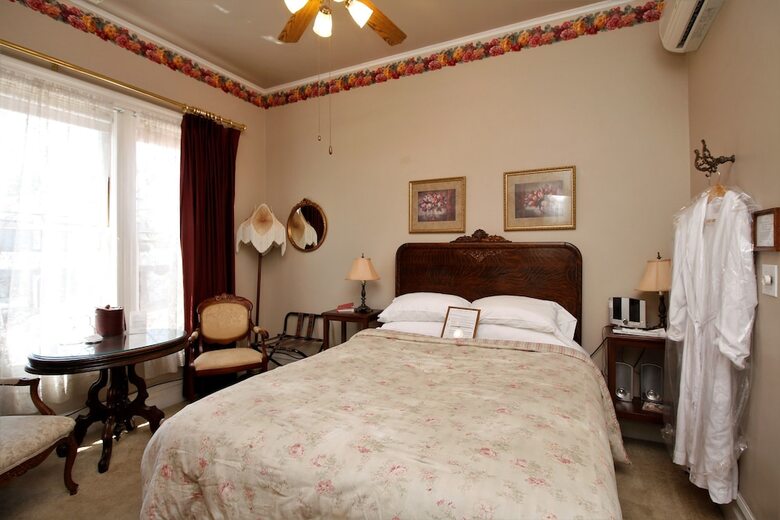 Bed & Breakfast Bradford Place Inn & Gardens