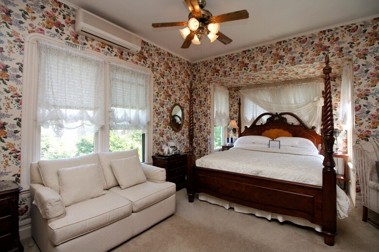 Bed & Breakfast Bradford Place Inn & Gardens