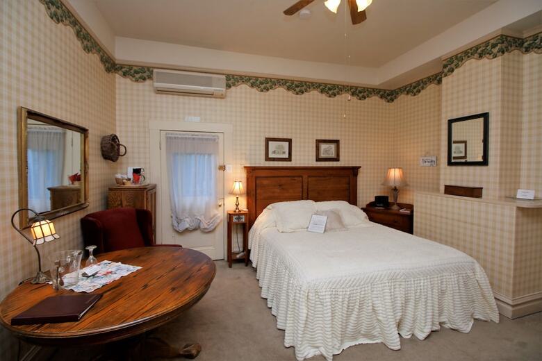 Bed & Breakfast Bradford Place Inn & Gardens